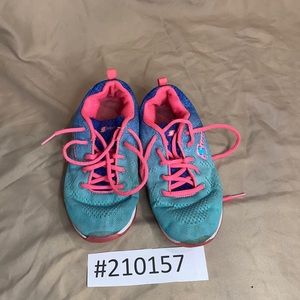 Girls sneakers